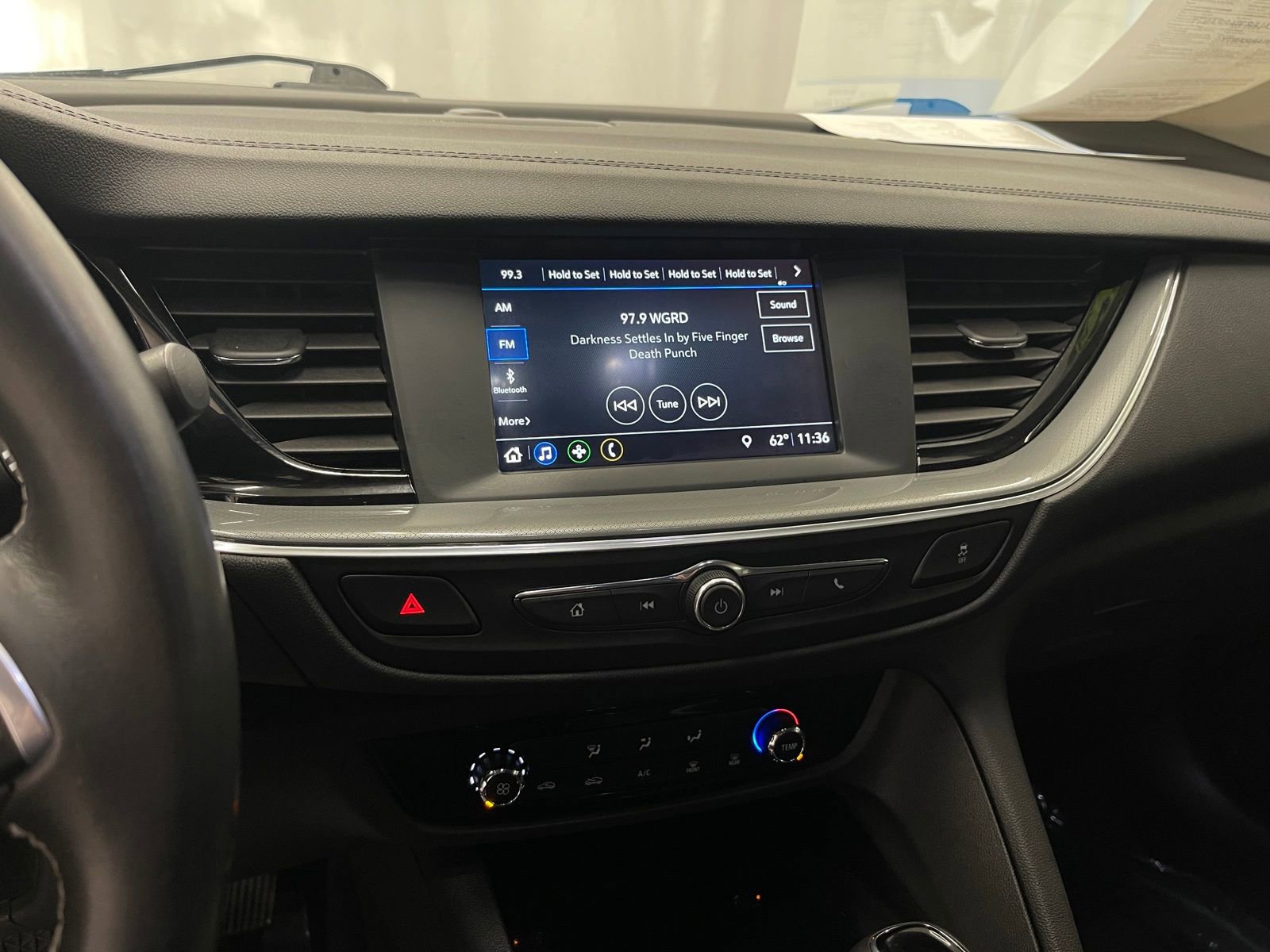 Used 2019 Buick Regal Preferred w/ Driver Confidence Package I image 15