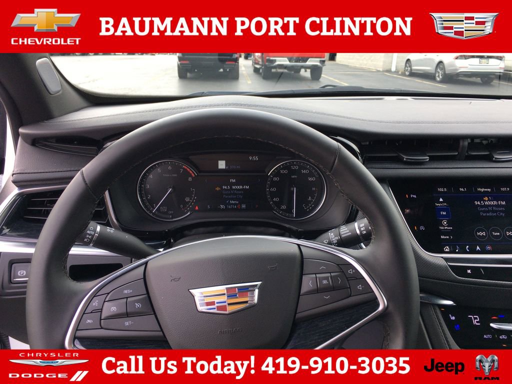 Used 2025 Cadillac XT5 Premium Luxury AWD/4WD image 3