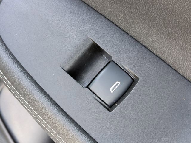 Used 2023 Buick Encore GX Essence w/ Experience Buick Package FWD image 35