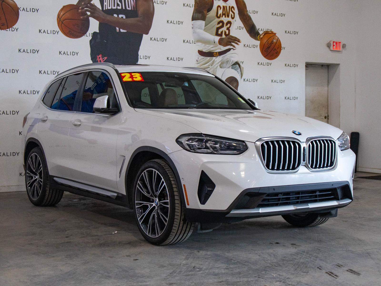 Used 2023 BMW X3 sDrive30i w/ Premium Package w/ZPA image 19