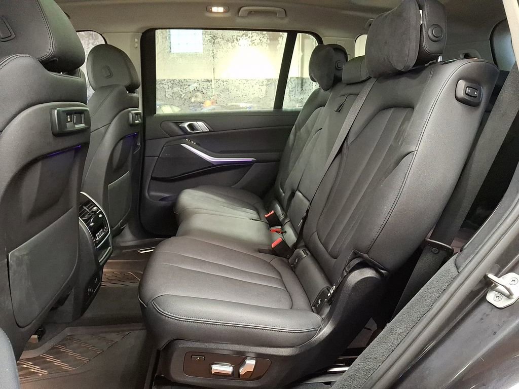 Certified 2022 BMW X7 xDrive40i w/ Premium Package image 7