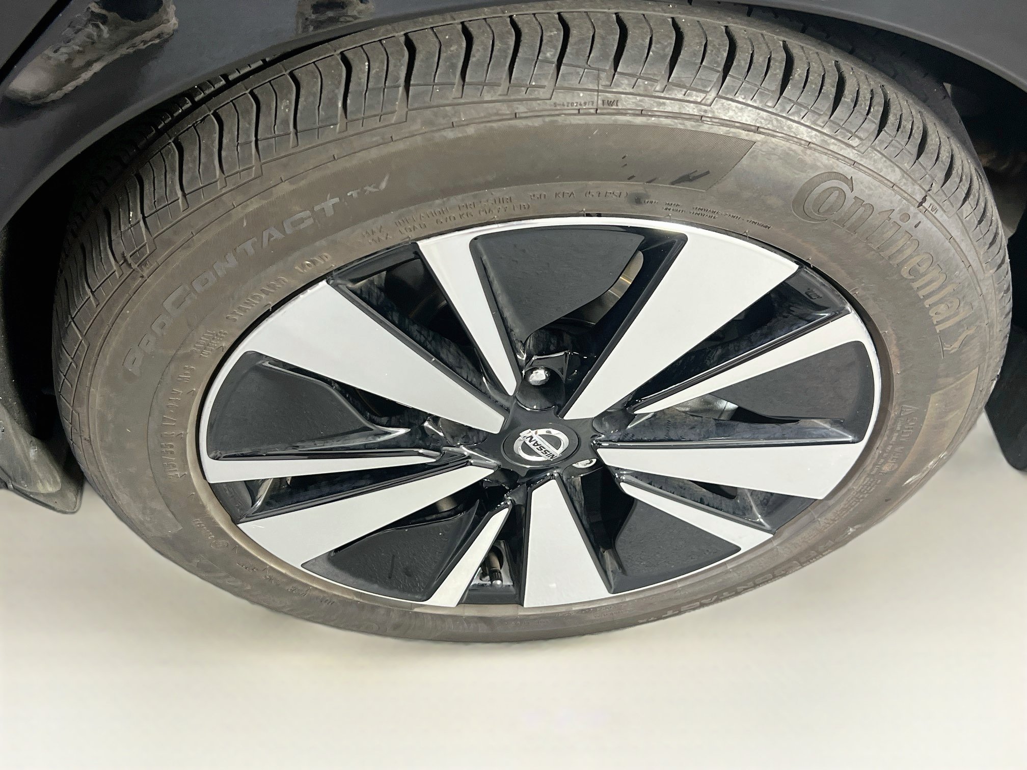 Used 2022 Nissan Altima 2.5 SV w/ SV Premium Package FWD image 30