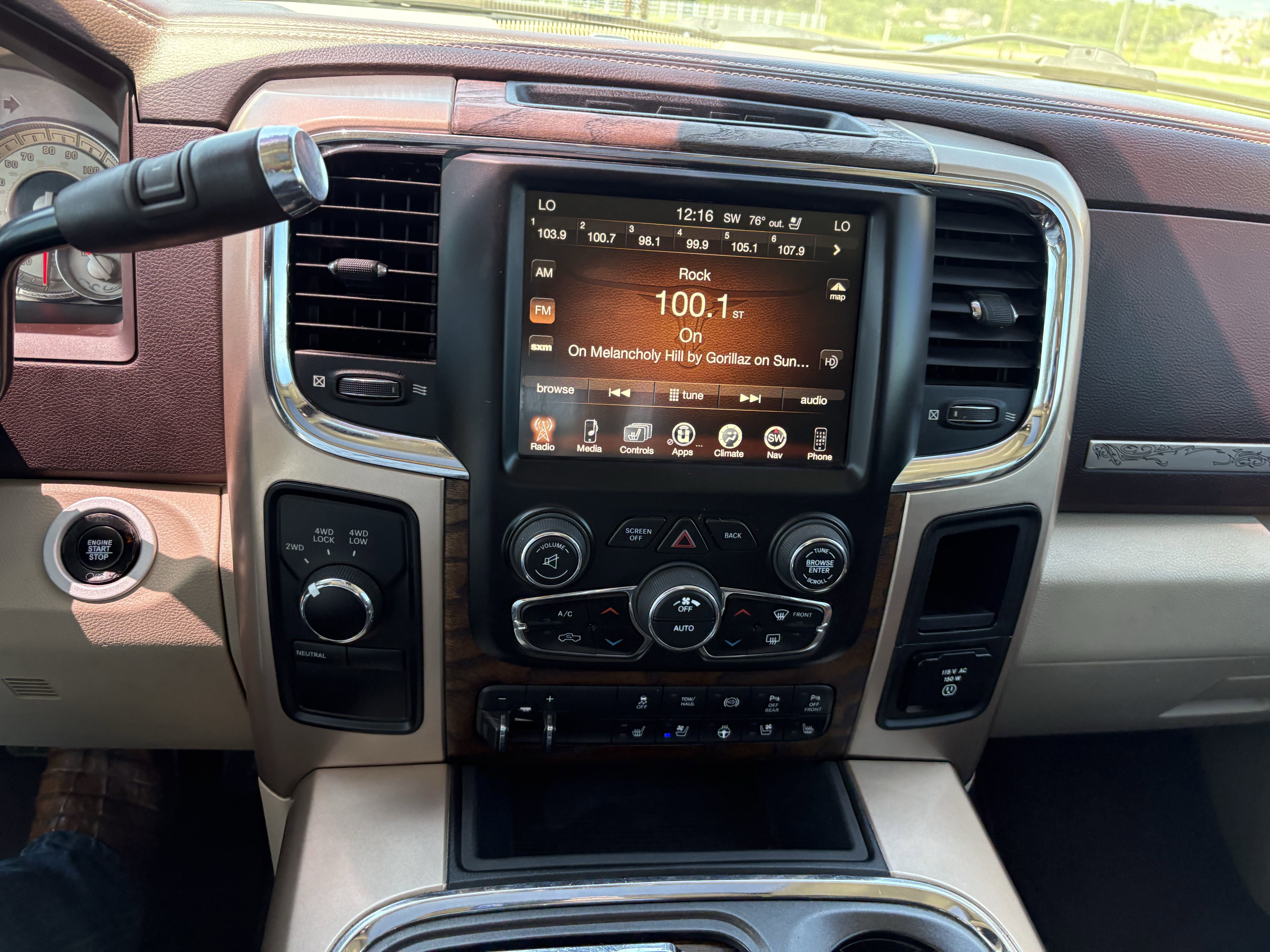Used 2017 RAM 2500 Longhorn w/ Convenience Group AWD/4WD image 17