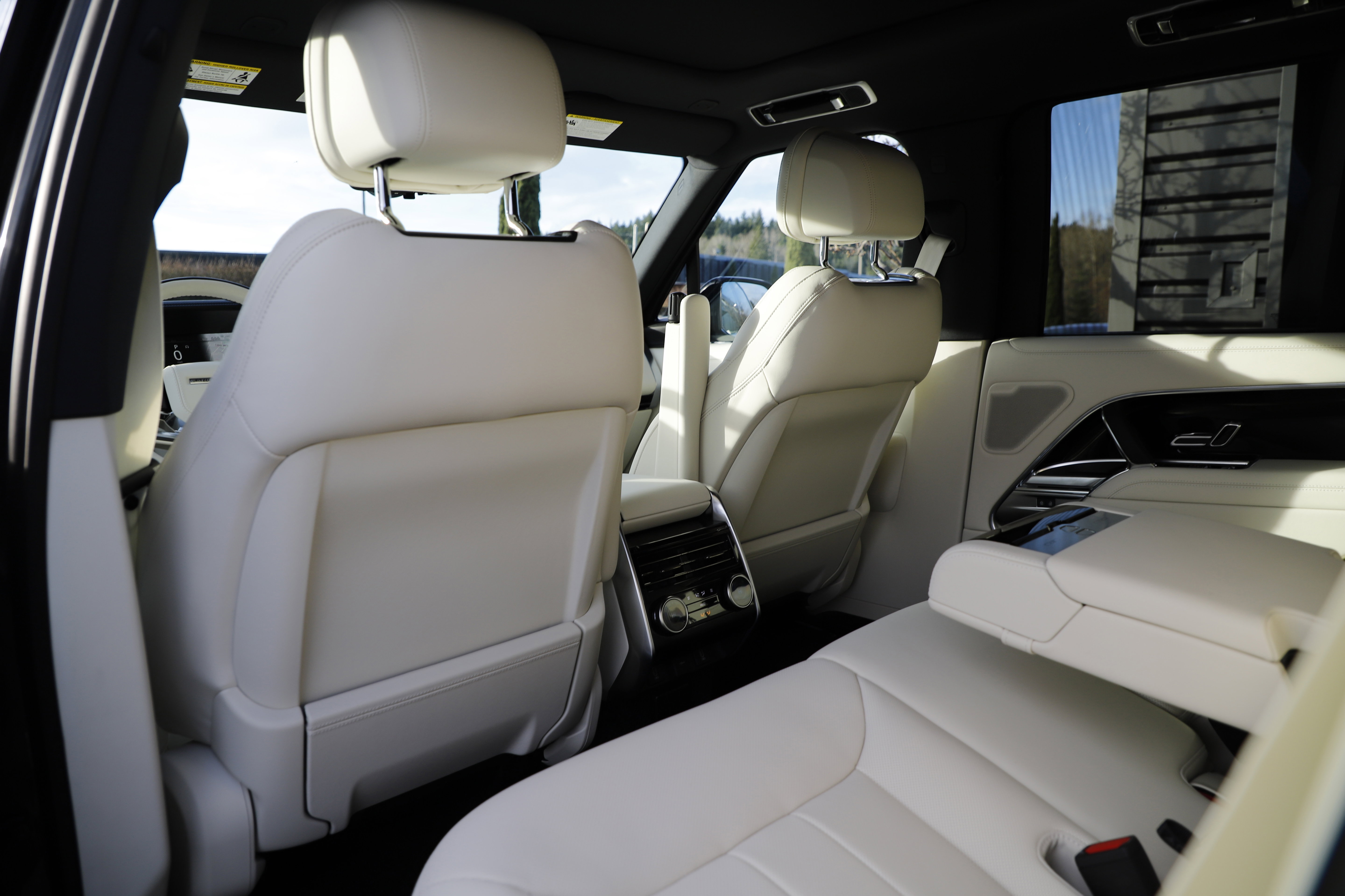 New 2026 Land Rover Range Rover SE AWD/4WD image 17