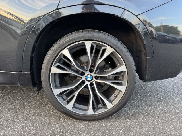 Used 2019 BMW X6 xDrive50i w/ M Sport Package AWD/4WD image 11