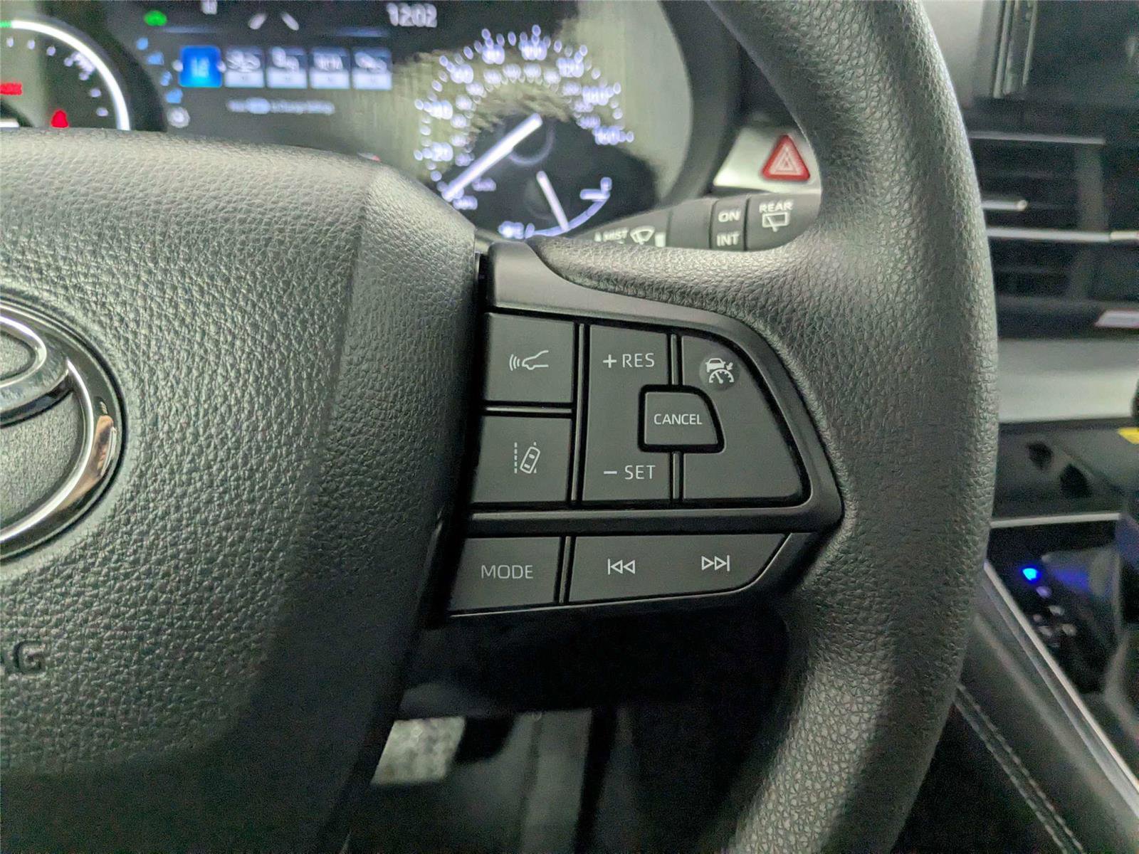 New 2026 Toyota Sienna LE image 15