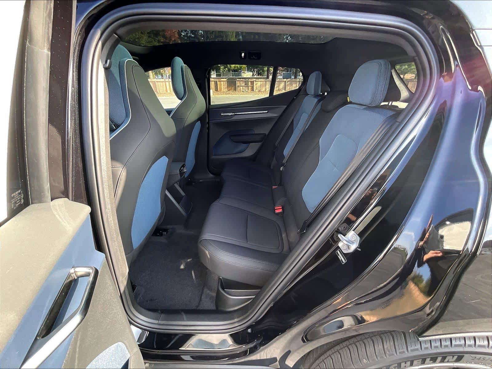 New 2025 Volvo EX30 Plus w/ Protection Package Premier image 12
