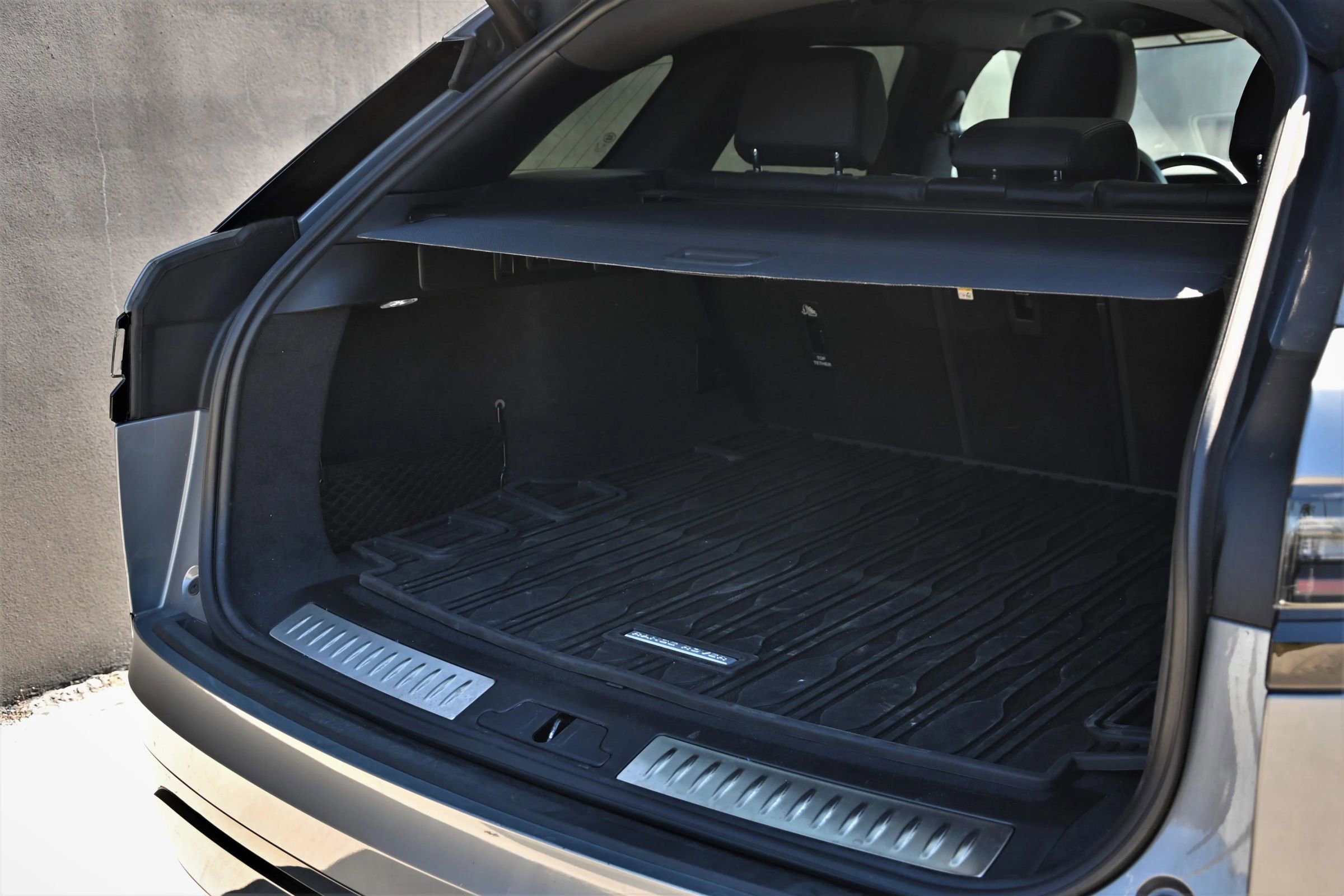 Used 2024 Land Rover Range Rover Velar Dynamic SE image 15