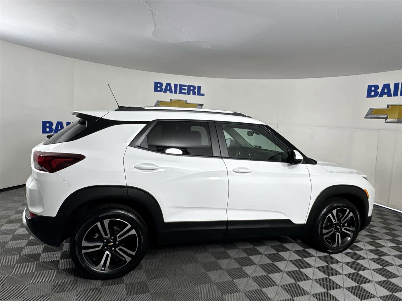 Certified 2023 Chevrolet TrailBlazer LT w/ Convenience Package FWD image 6