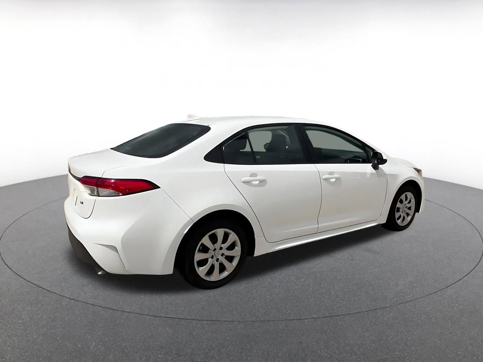 Used 2025 Toyota Corolla LE image 15