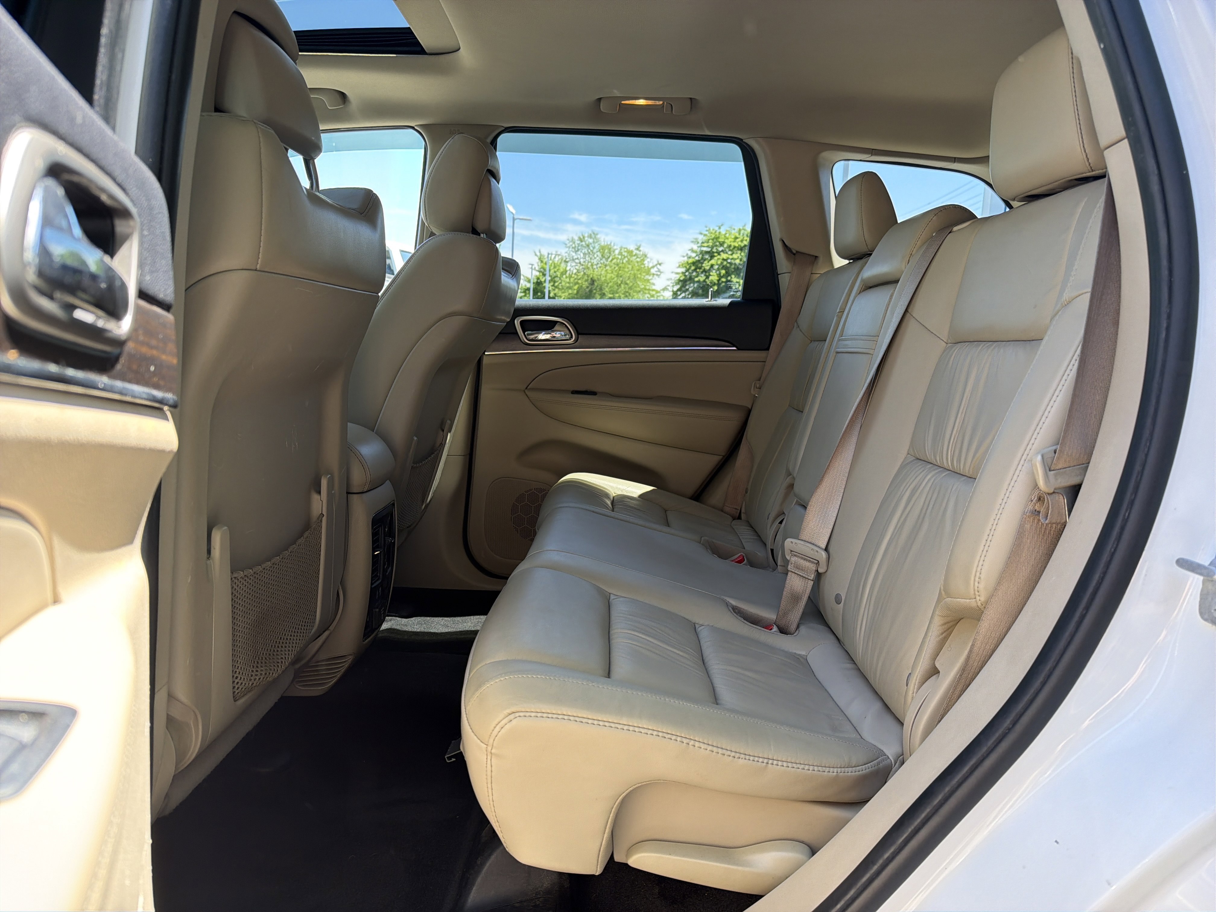 Used 2014 Jeep Grand Cherokee Limited AWD/4WD image 31