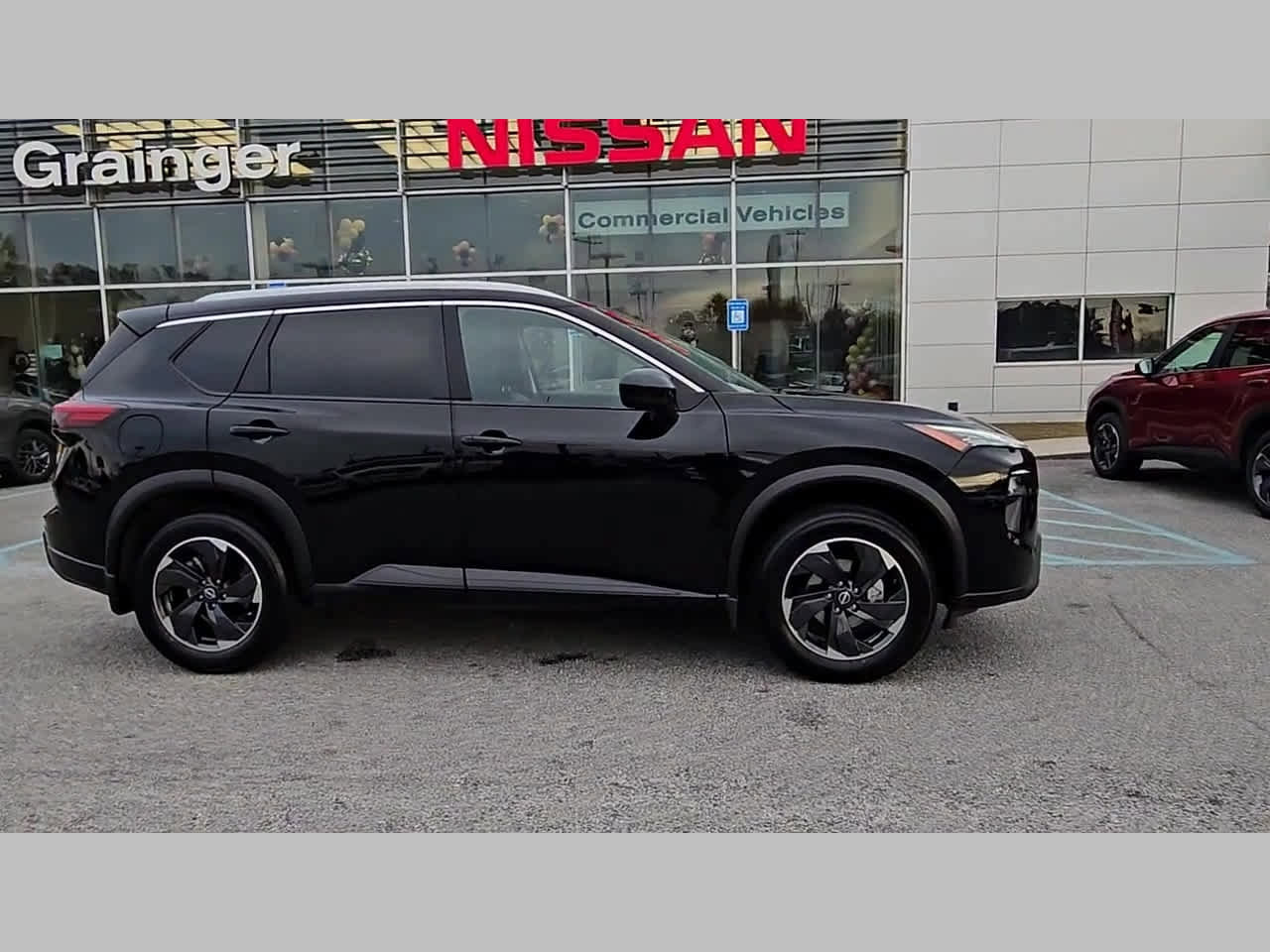Used 2024 Nissan Rogue SV w/ SV Premium Package image 36