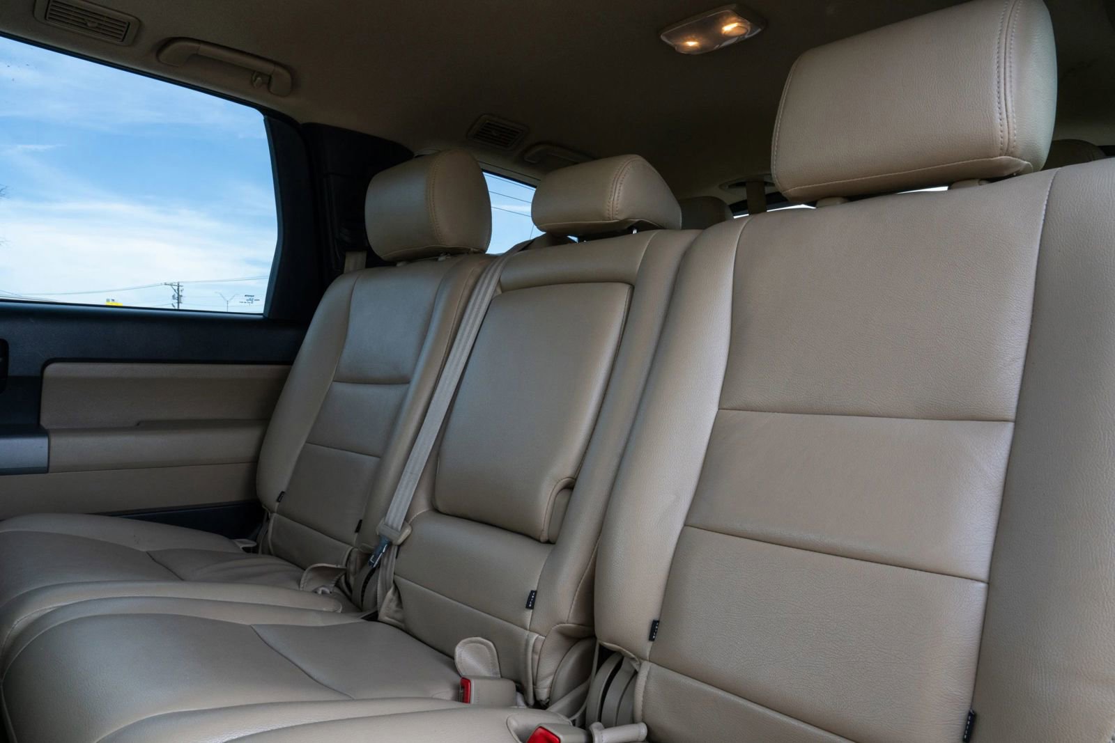 Used 2014 Toyota Sequoia SR5 RWD image 21