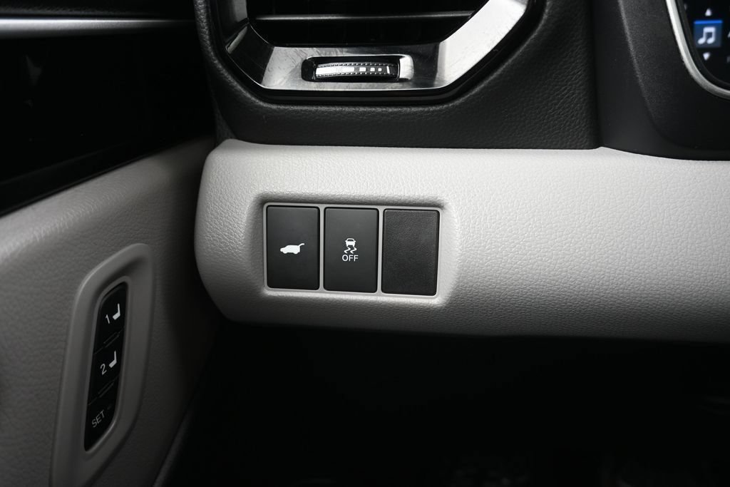 Certified 2025 Honda Pilot Touring image 20
