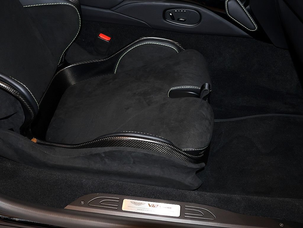 Used 2023 Aston Martin V12 Vantage RWD image 63