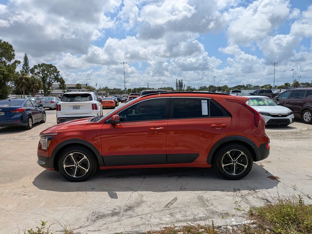 Certified 2023 Kia Niro EX FWD image 5