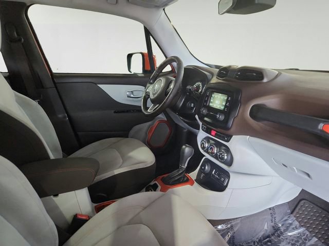 Used 2016 Jeep Renegade Latitude w/ Cold Weather Group AWD/4WD image 22