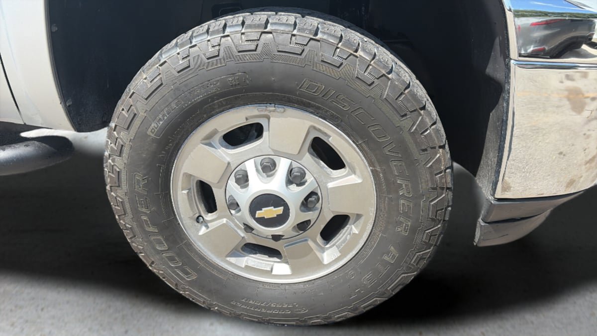 Used 2012 Chevrolet Silverado 2500 LT w/ Snow Plow Prep Package image 21