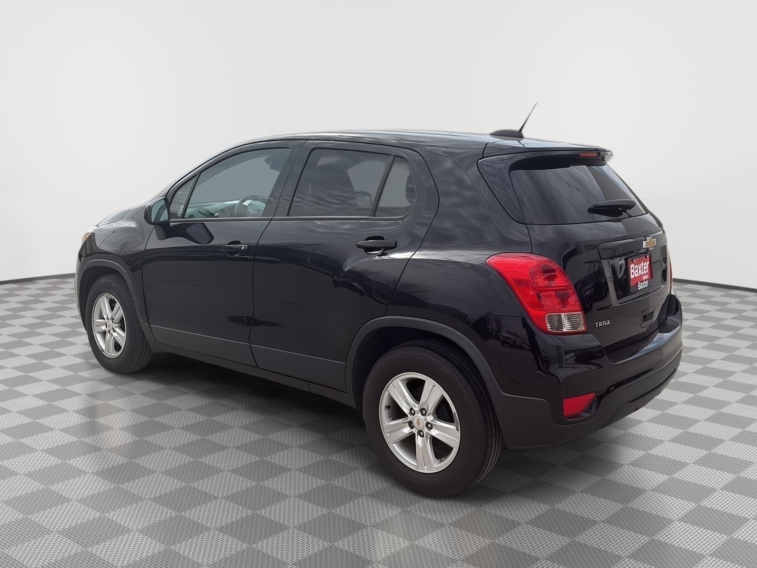 Used 2020 Chevrolet Trax LS w/ Tint and Cruise Package FWD image 8