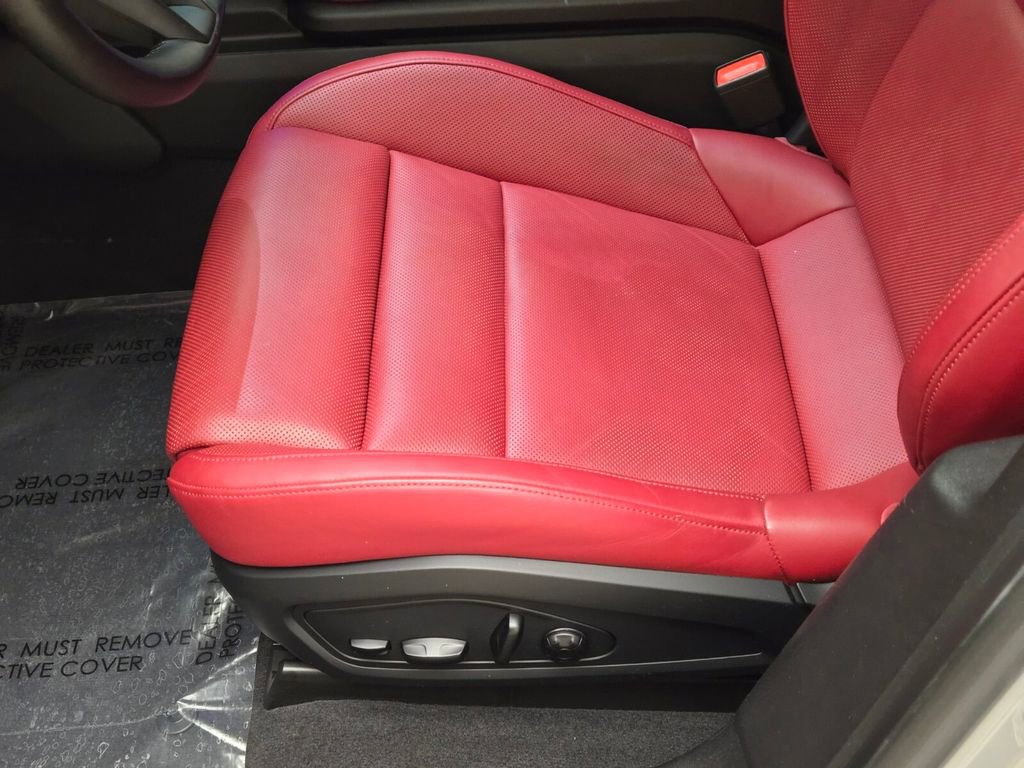 Used 2021 Porsche Taycan 4S w/ Premium Package image 32