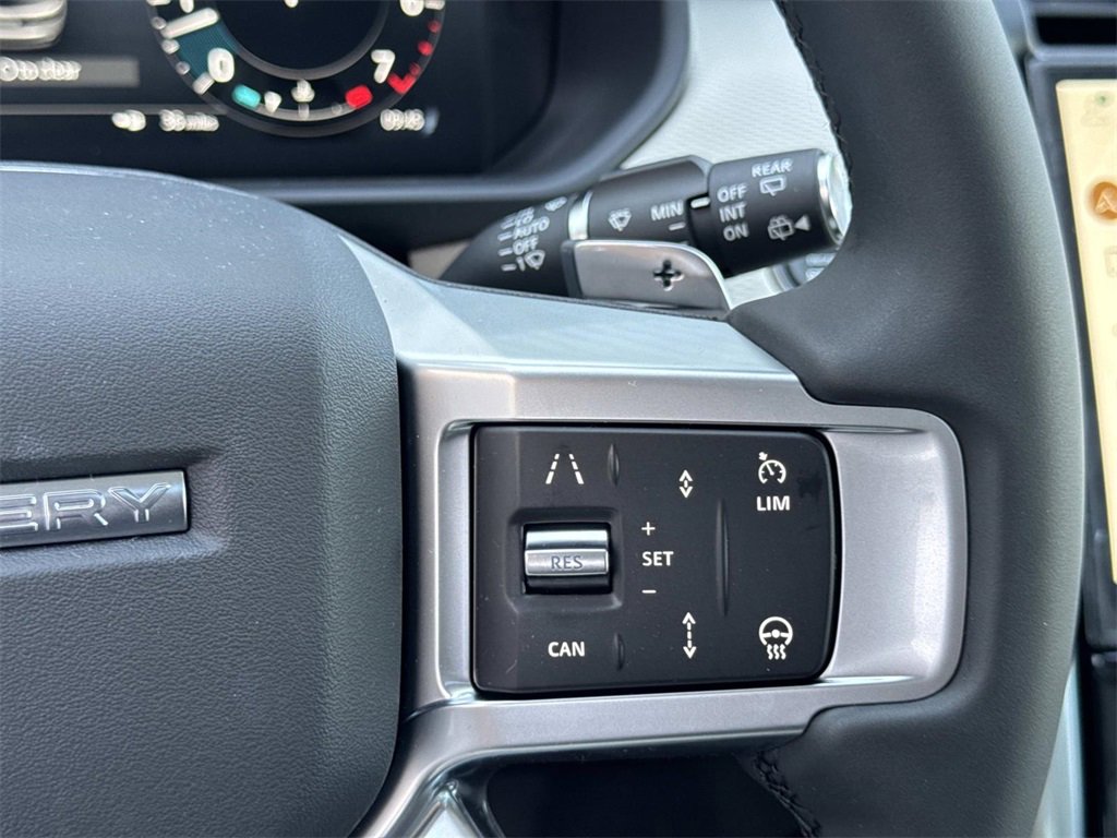 New 2026 Land Rover Discovery Limited Edition image 29