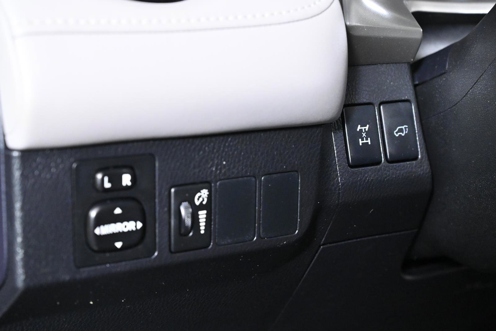 Used 2016 Toyota RAV4 XLE image 19