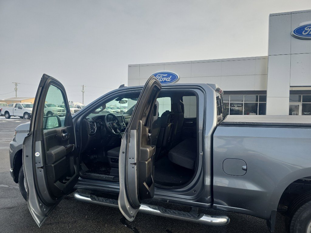 Used 2021 Chevrolet Silverado 1500 LT w/ Convenience Package II image 14