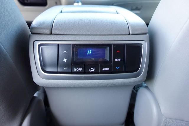Used 2017 Toyota Highlander XLE image 27