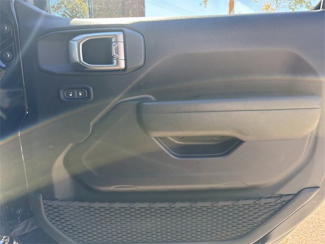 Used 2024 Jeep Gladiator Sport image 13