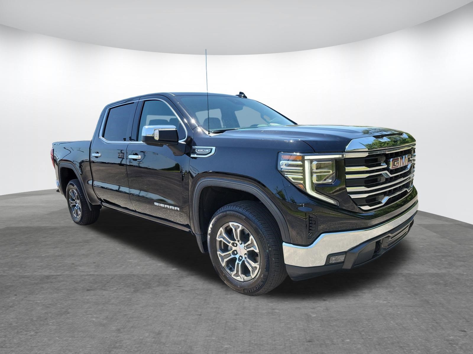 Used 2026 GMC Sierra 1500 SLT AWD/4WD image 21