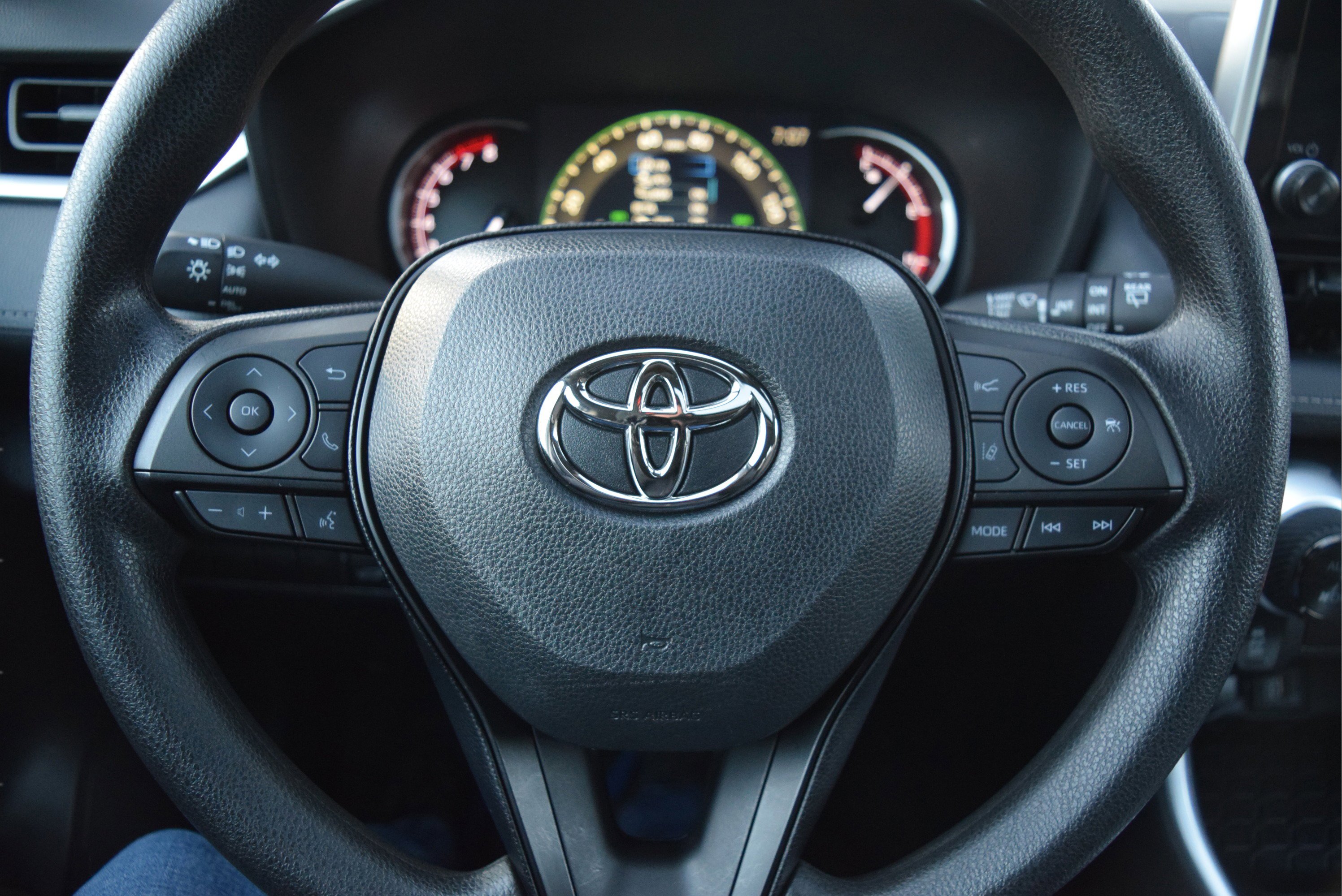 Used 2023 Toyota RAV4 XLE image 9
