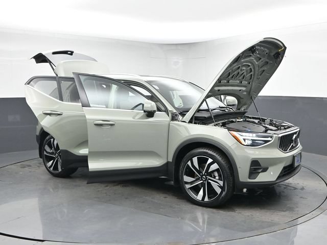 Used 2025 Volvo XC40 B5 Ultra w/ Climate Package AWD/4WD image 52