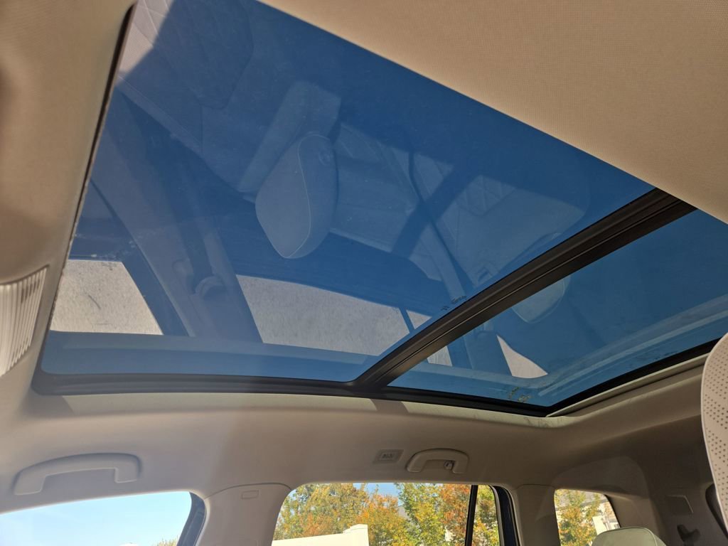 Used 2025 Volkswagen Atlas SEL Premium R-Line image 25