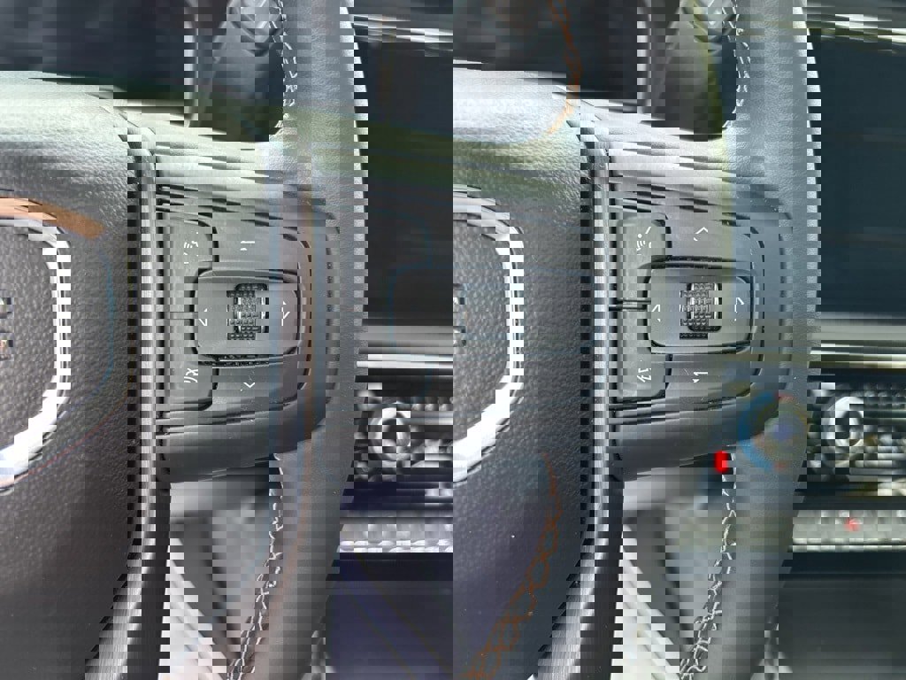 Used 2025 GMC Sierra 2500 AT4 image 30