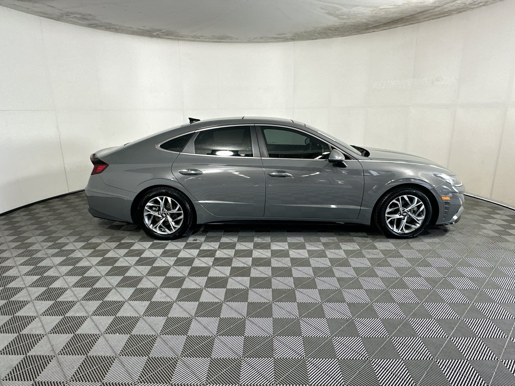 Used 2022 Hyundai Sonata SEL w/ Convenience Package FWD image 2