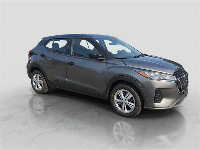 New 2025 Nissan Kicks S image 5