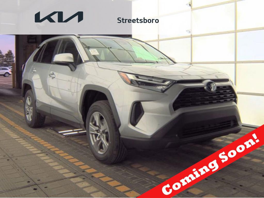Used 2024 Toyota RAV4 XLE image 1