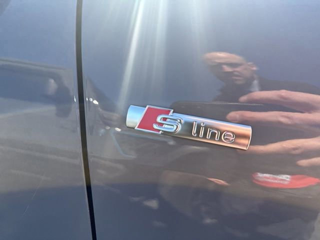 Used 2022 Audi Q4 e-tron Premium Plus AWD/4WD image 8