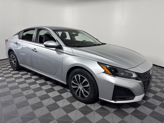 Used 2023 Nissan Altima 2.5 S image 9