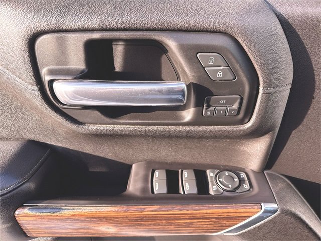 Used 2019 Chevrolet Silverado 1500 High Country w/ Technology Package image 24