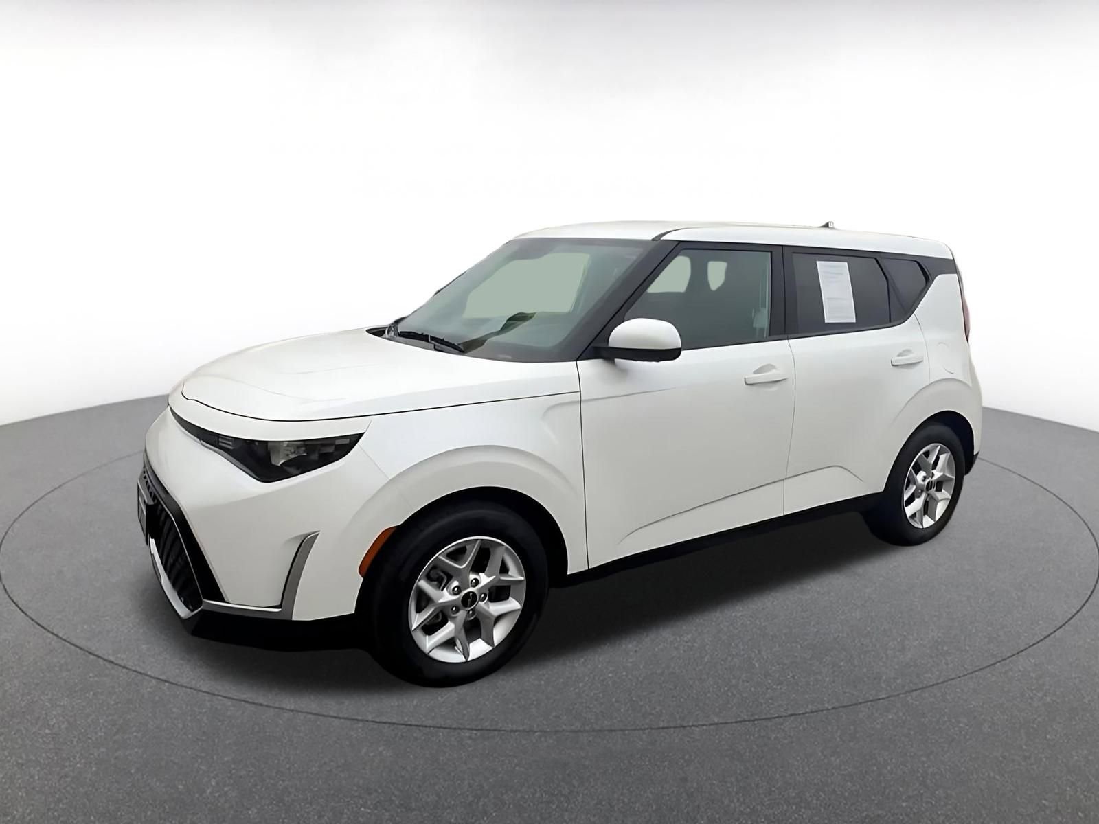 Used 2025 Kia Soul LX w/ LX Technology Package image 8