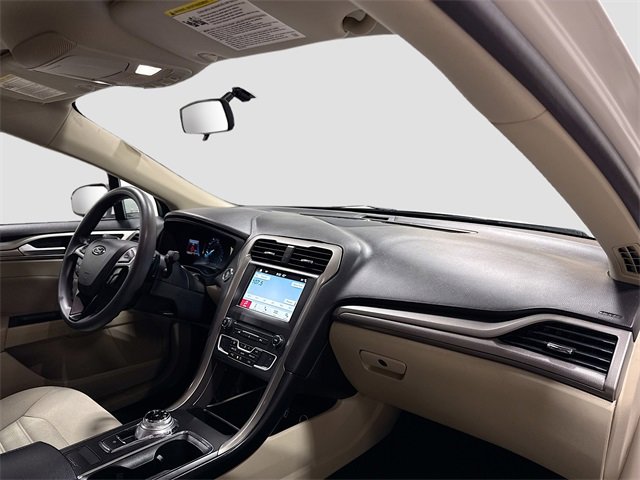 Used 2018 Ford Fusion SE w/ Fusion SE Technology Package image 27