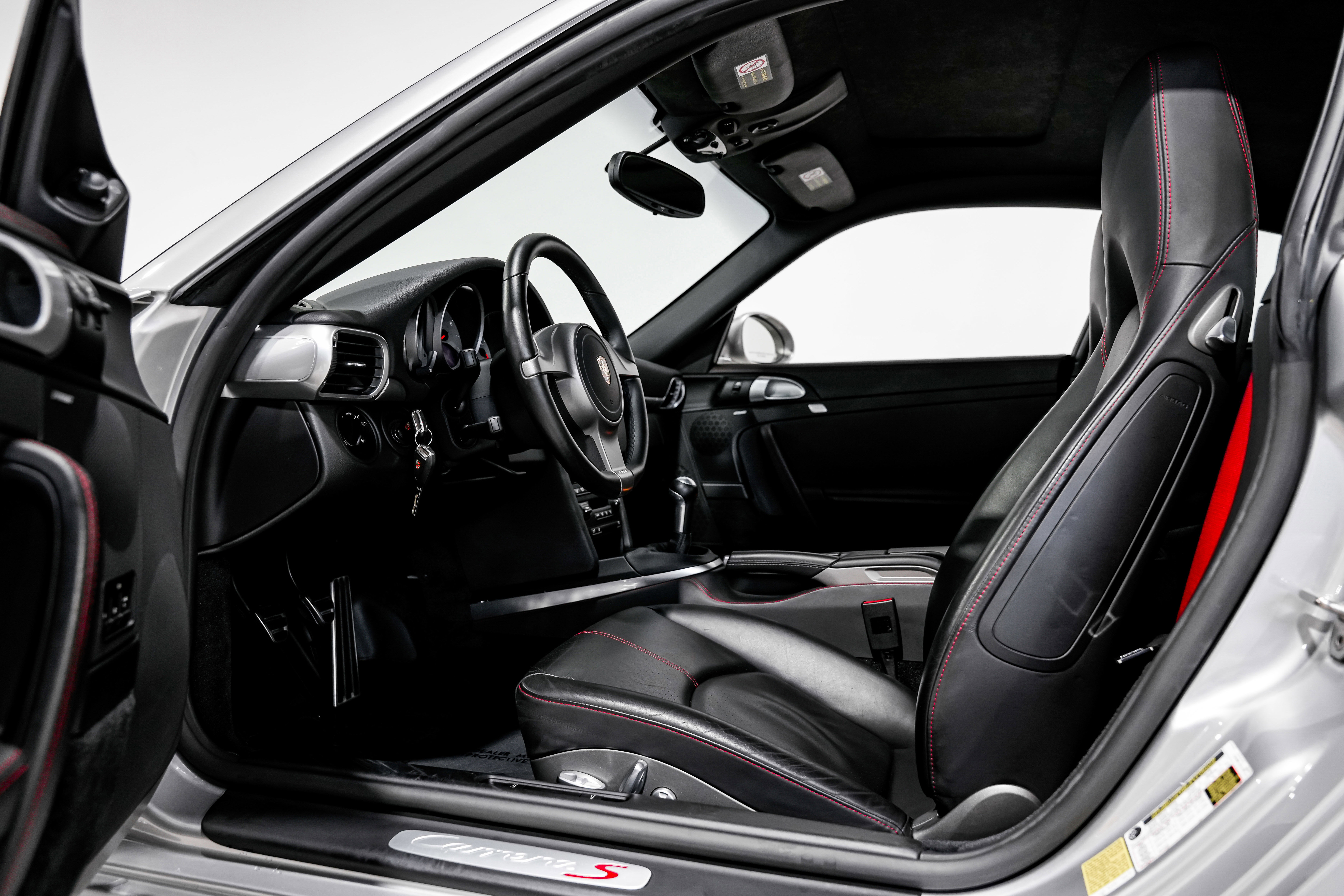 Used 2010 Porsche 911 Carrera S image 20