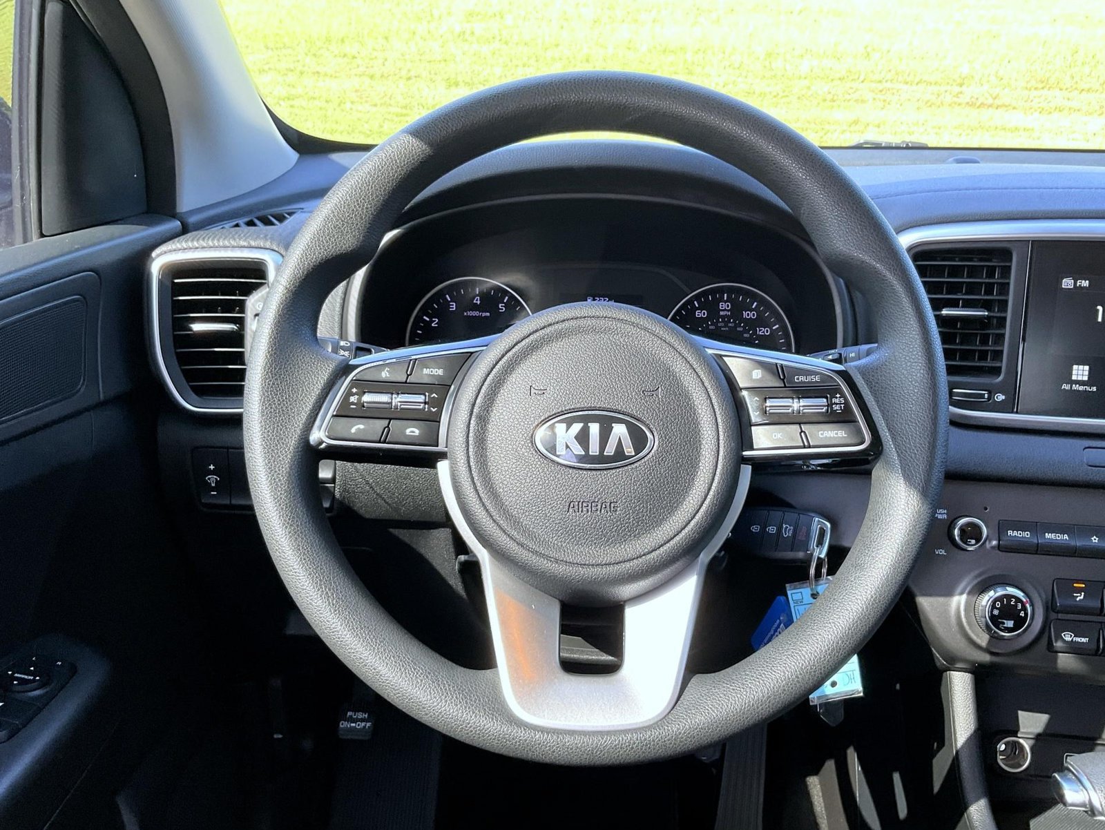 Used 2020 Kia Sportage LX AWD/4WD image 11
