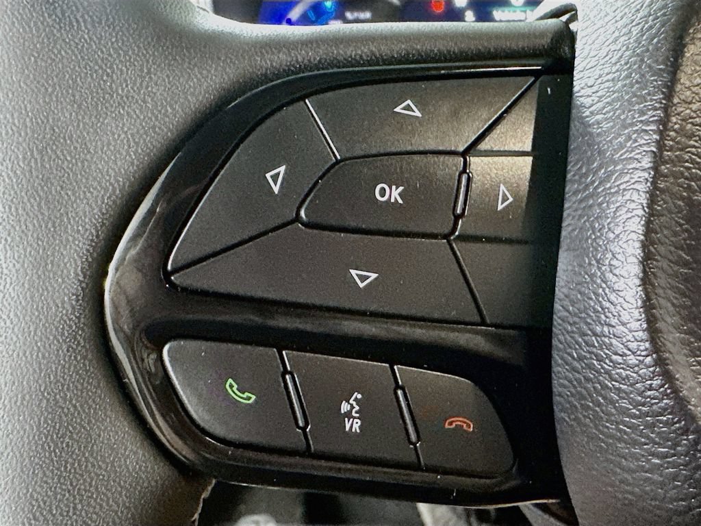Used 2024 Chrysler Pacifica Premium FWD image 26