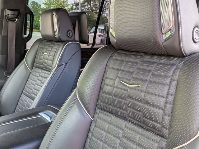 Used 2024 Cadillac Escalade ESV Premium Luxury Platinum AWD/4WD image 17