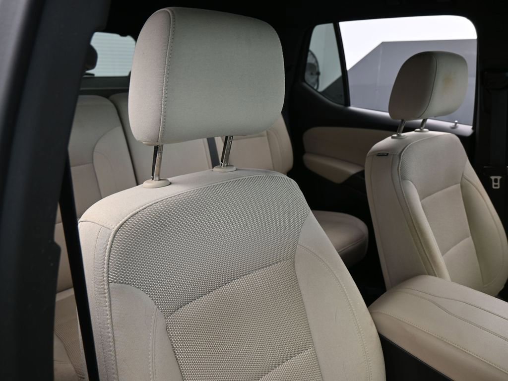 Used 2023 Chevrolet Traverse LS image 36