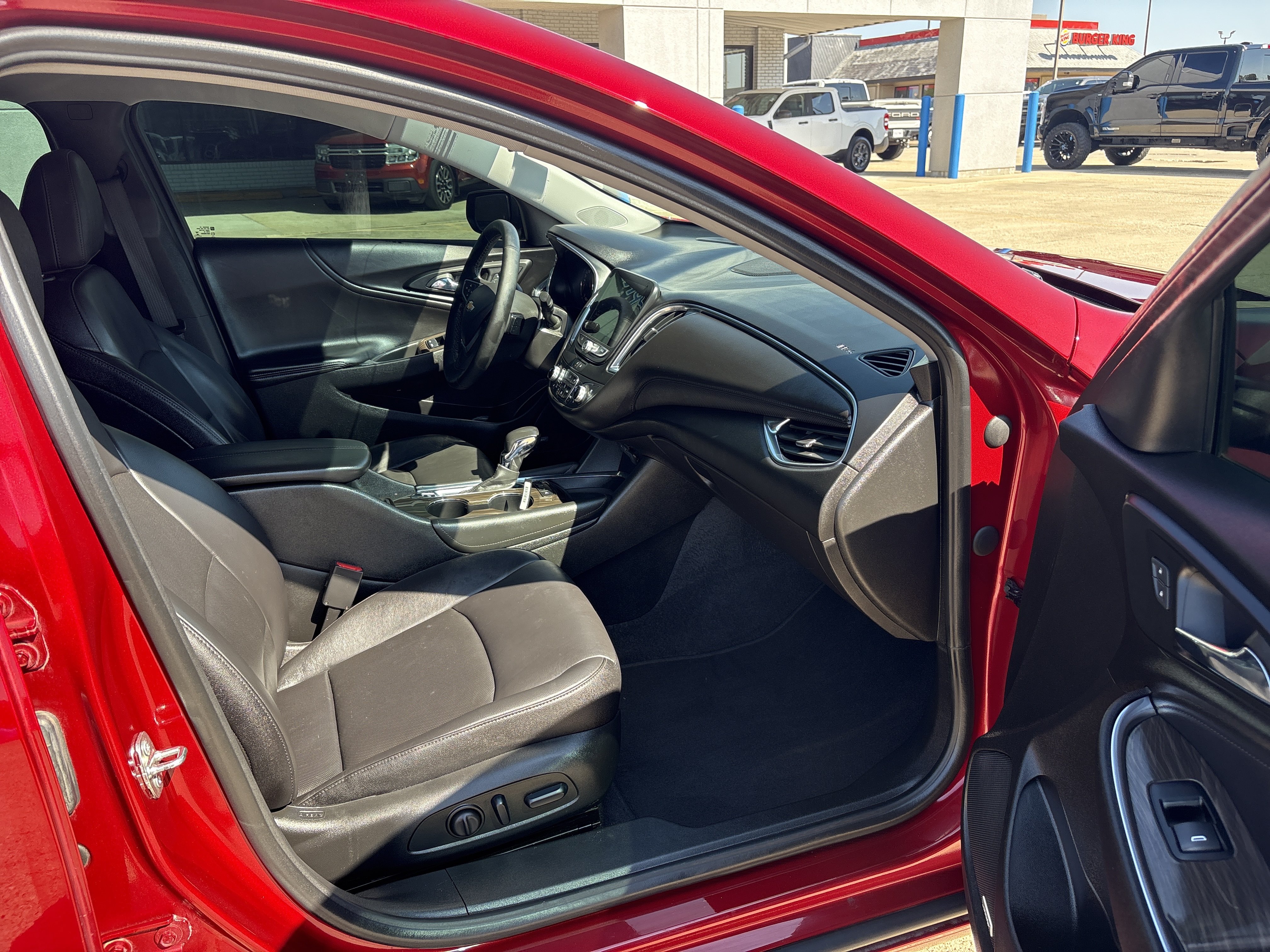 Used 2023 Chevrolet Malibu LT FWD image 8