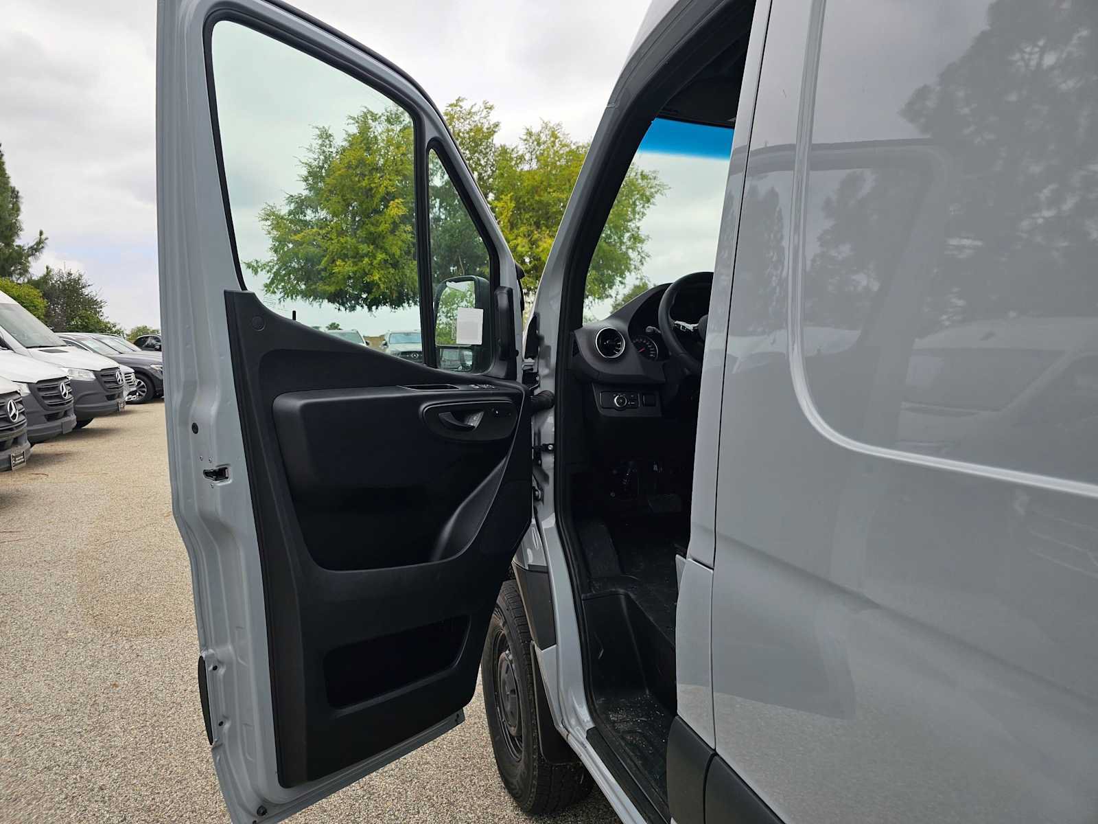 New 2025 Mercedes-Benz Sprinter 2500 image 19