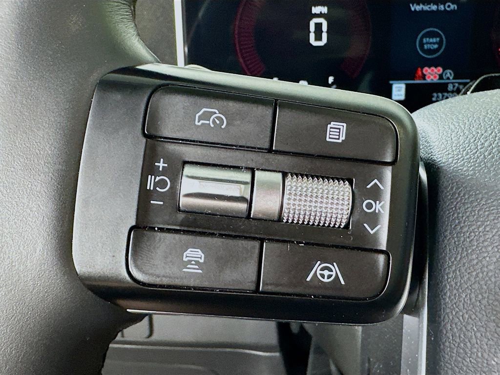 Used 2025 Hyundai Santa Fe SEL FWD image 23